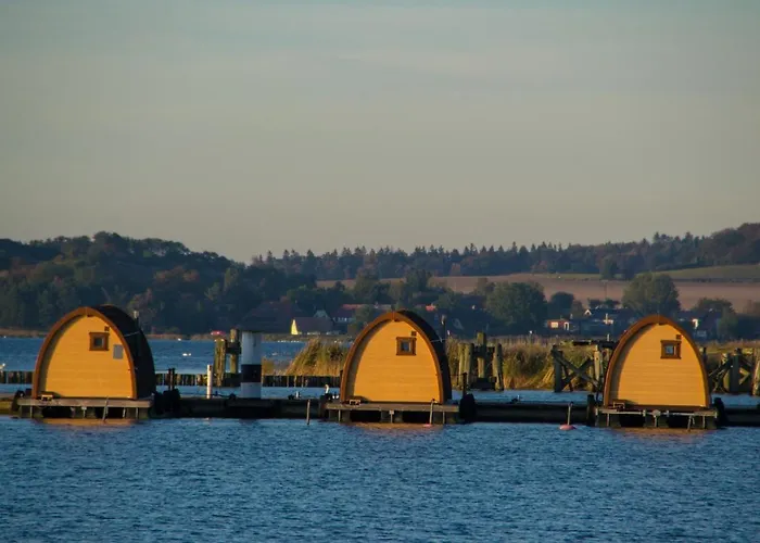 Appartement Mit Seeblick Und Balkon