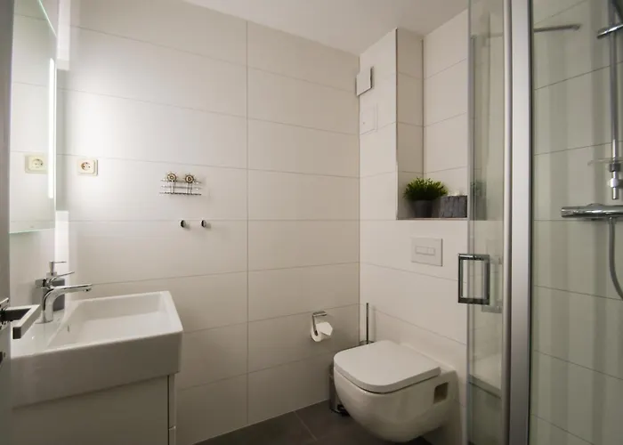 Mit Seeblick Und Balkon