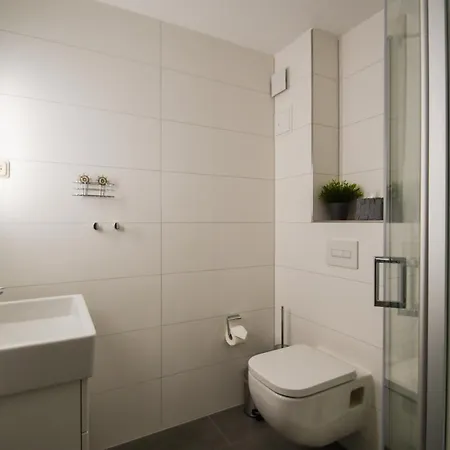 Mit Seeblick Und Balkon